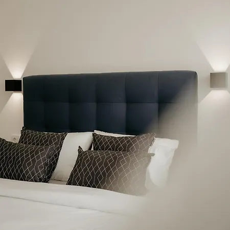 G 0.7 - G.oogle Nest Smart House *