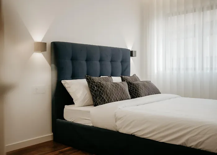 G 0.7 - G.oogle Nest Smart House *